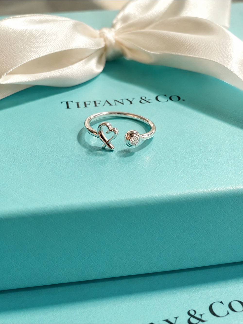 Authentic Tiffany & Co Paloma Picasso Diamond Loving Heart Wire Ring Size 4.5